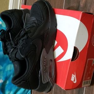 Nike Air Max Excee black and dark gray size 8 in women.